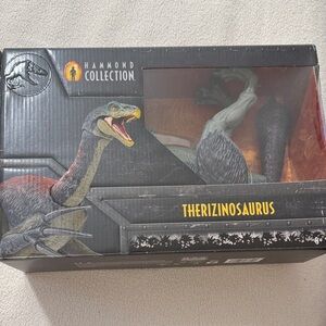 Therizinosaurus Figure - Gray and Yellow